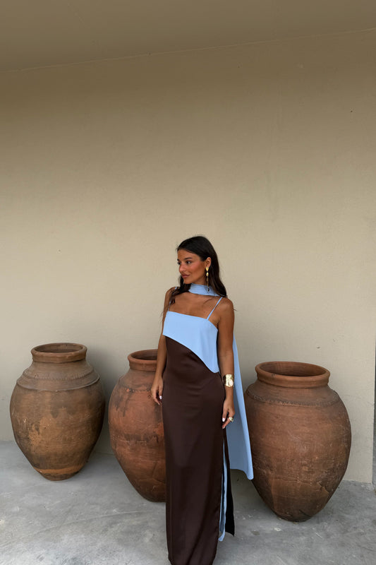 Amelia Vestido en Azul y Marrón