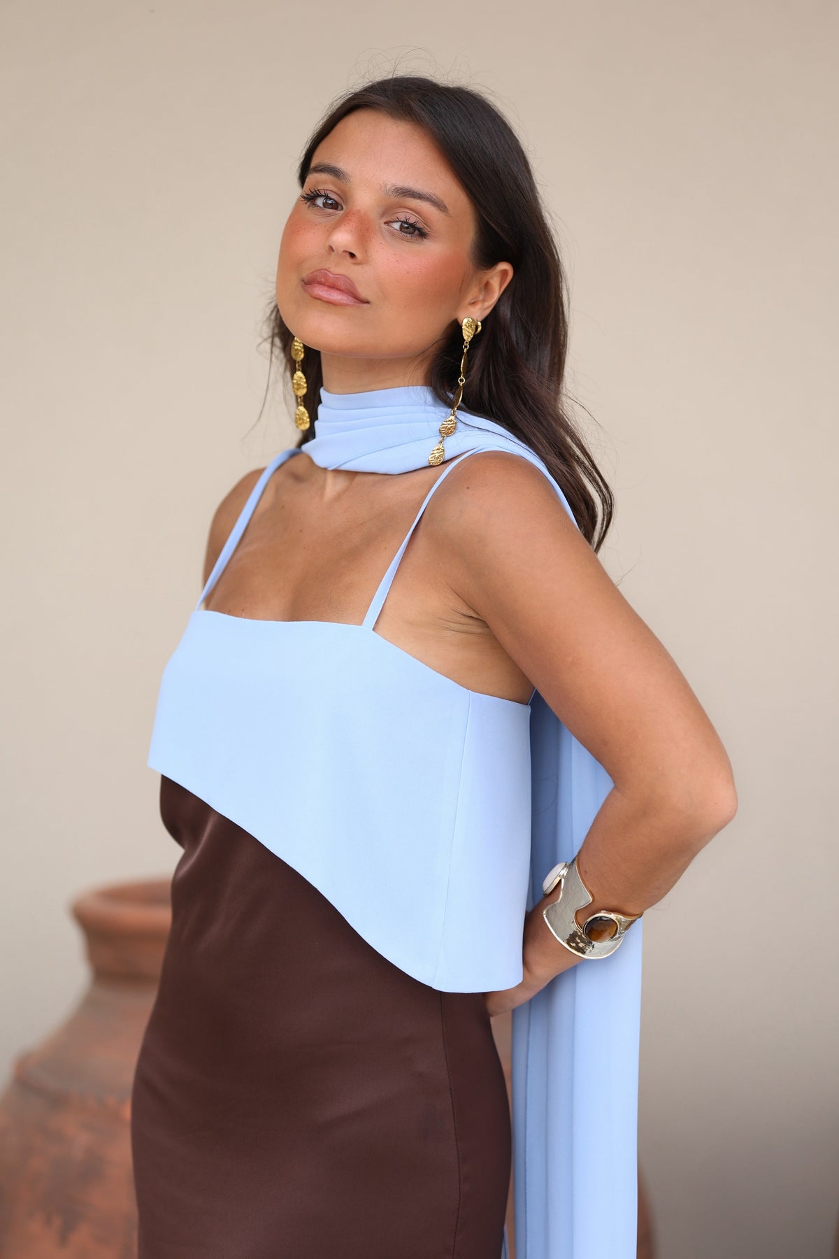 Amelia Vestido en Azul y Marrón